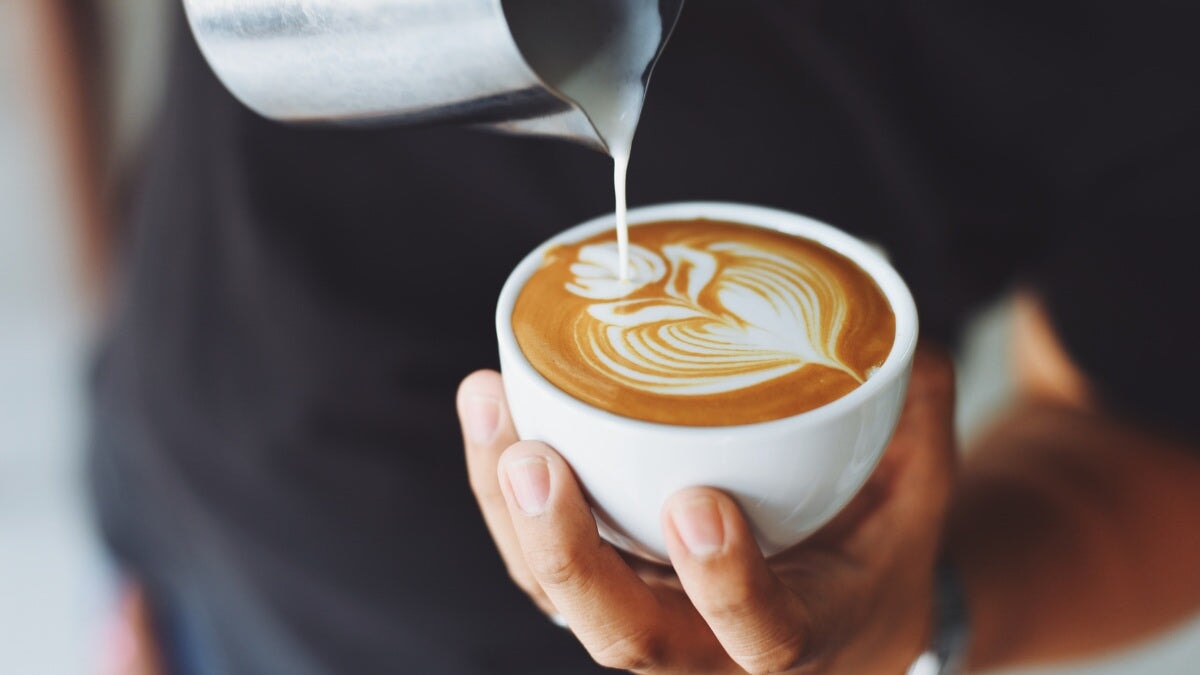 une tasse de café